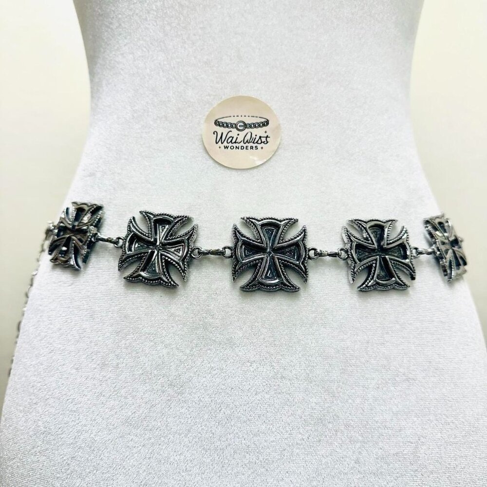 Silver cross belt with adjustable chain and buckle